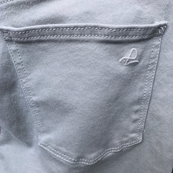 DL 1961 Florence Instascupt Cropped (Grove) - Picture 6 of 10